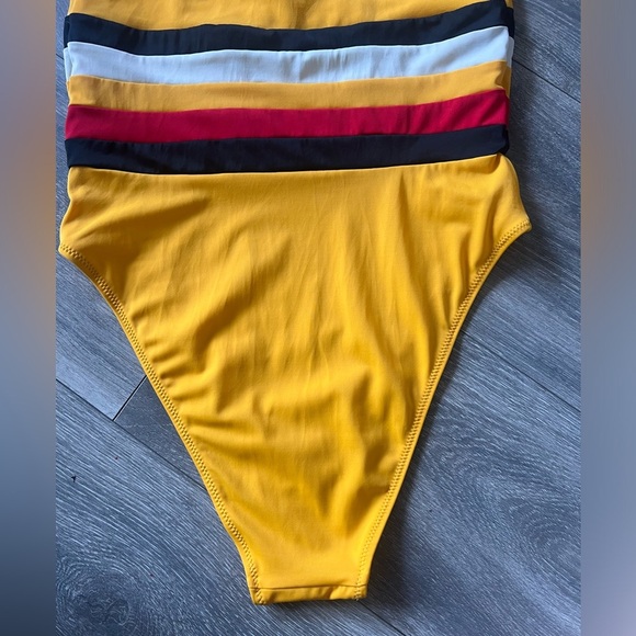 Solid & Striped x RE/DONE The Malibu One Piece Yellow - Picture 9 of 11